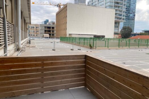 600 עד 1,100 מ"ר, מרפסת מדהימה.. בגמר גבוה,