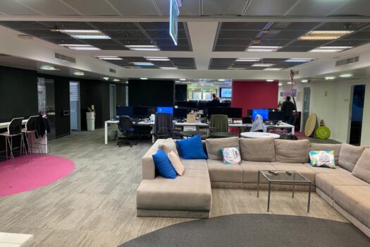 600 עד 1,100 מ"ר, מרפסת מדהימה.. בגמר גבוה,