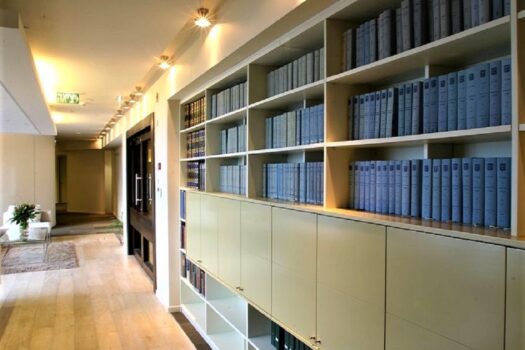 1411 מ"ר, קומה עצמאית, בגמר מכובד